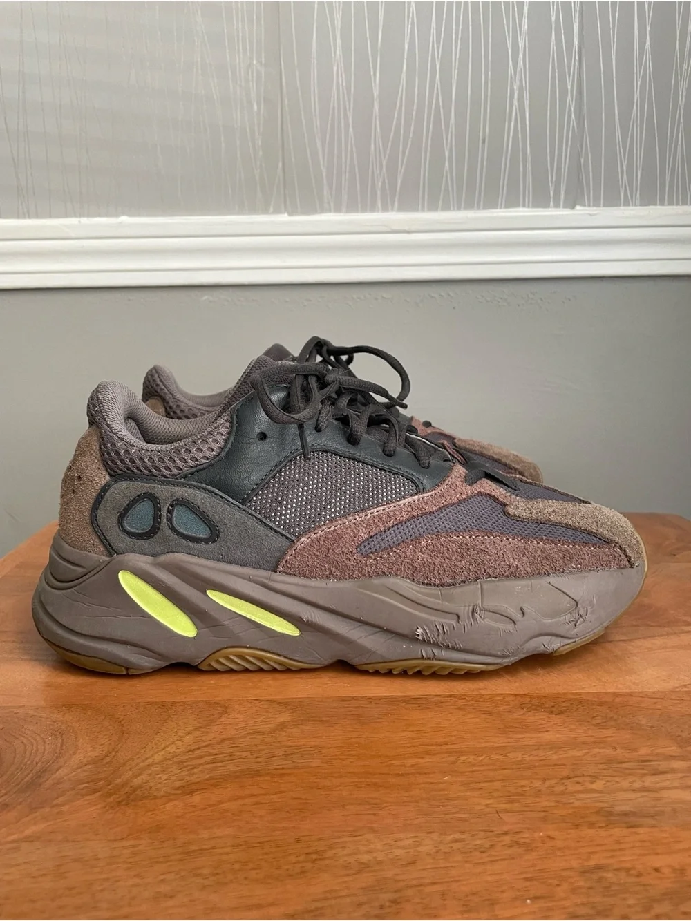 Adidas Yeezy Boost 700 Mauve Sneakers Men’s Size 8.5 Brown Gray Chunky Running S